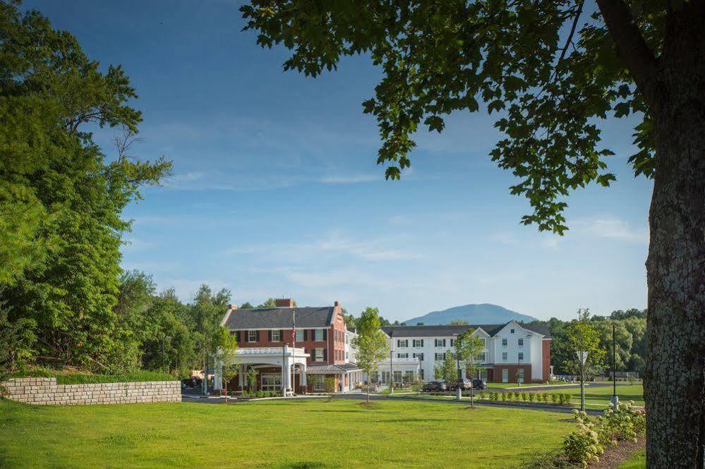 Hampton Inn & Suites Manchester, Vt Extérieur photo